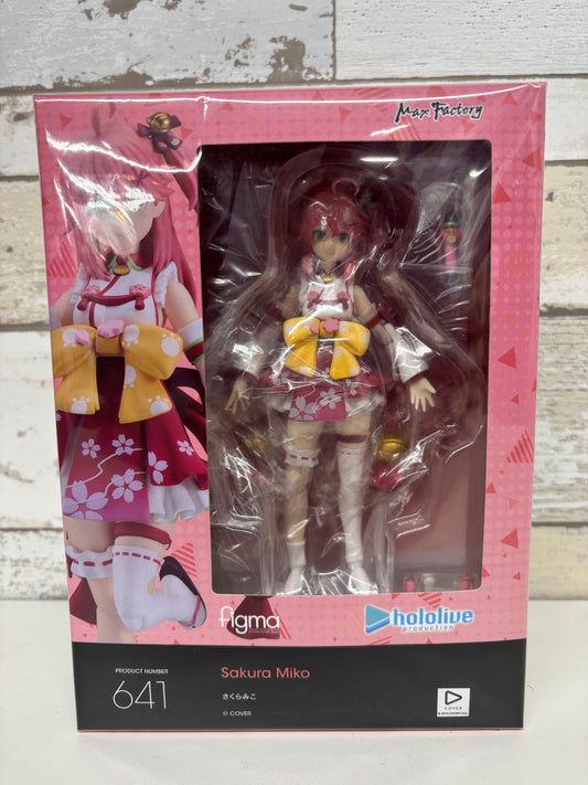 Sakura Miko - figma (First Edition, Sunglasses 35P Head Included)