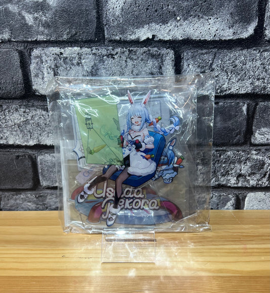 Usada Pekora – Acrylic Diorama Stand from “Among Us × hololive”